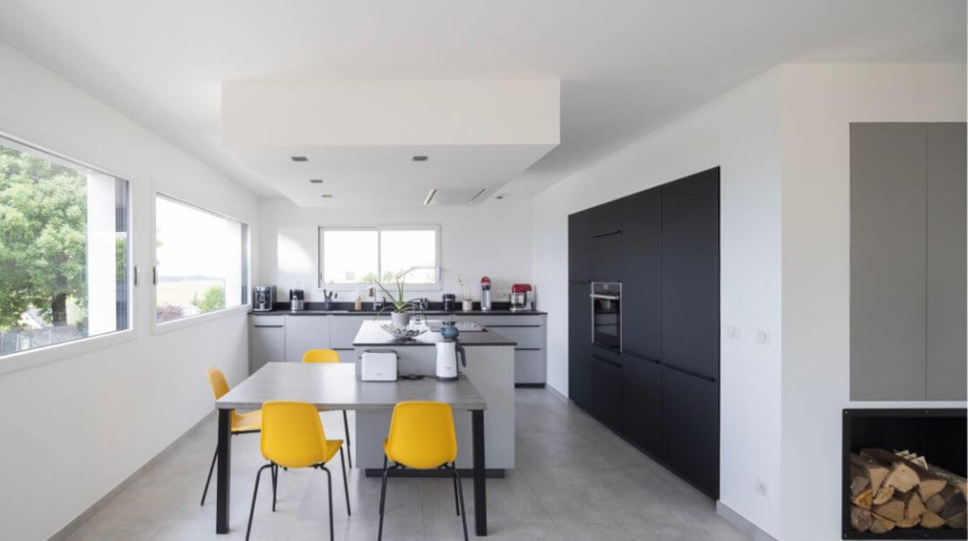 cuisine moderne noire et blanche