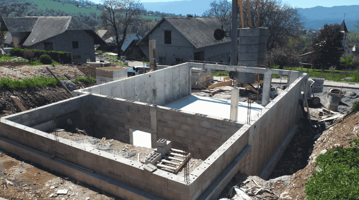photo decoffrage vide sanitaire chantier maison individuelle