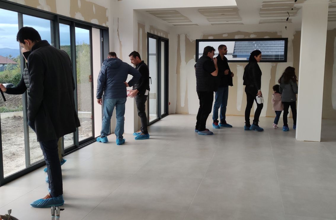 portes ouvertes en interieur avec des visites prospects