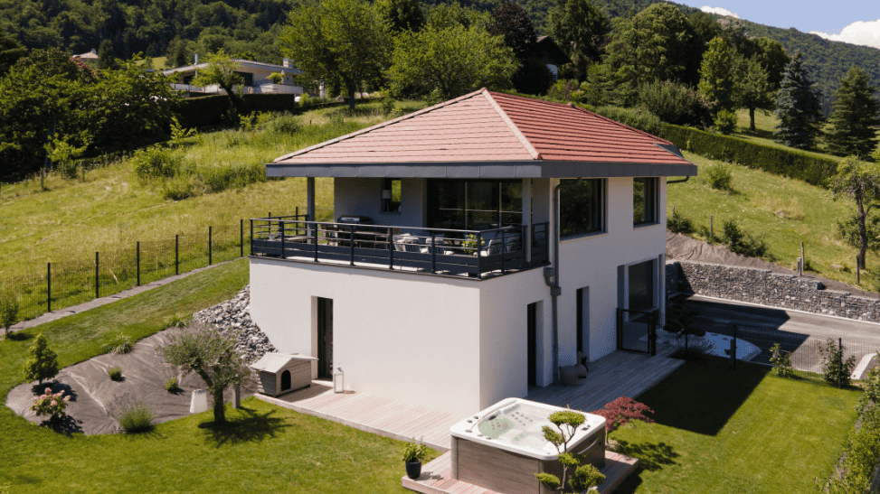 maison design avec vue montagne