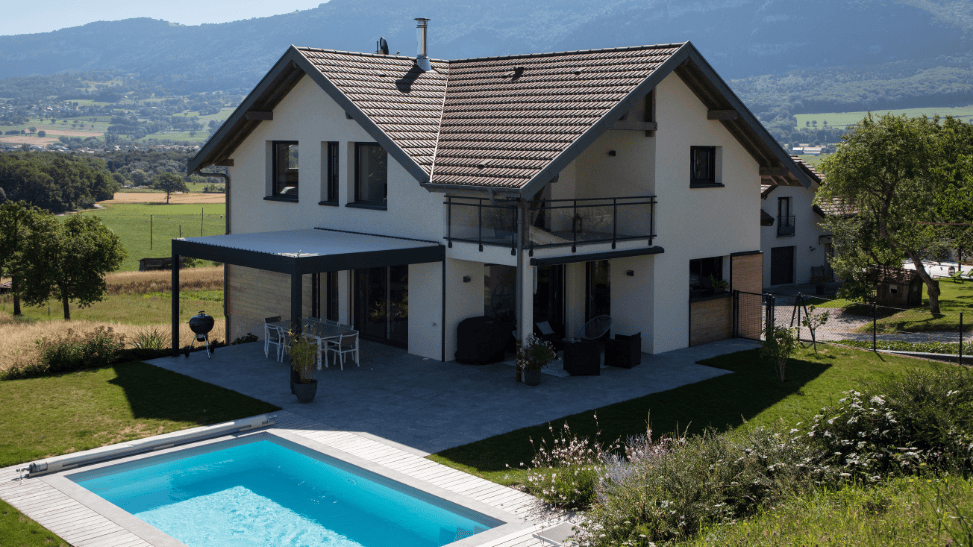 maison moderne avec piscine