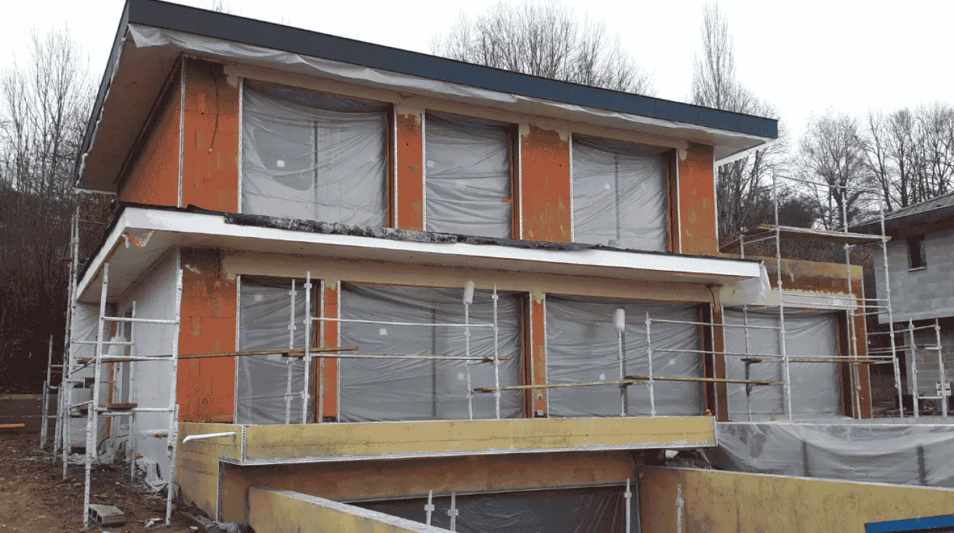 revetement exterieur de maison individuelle en travaux